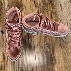 Mossimo pink velvet zipper high-top Ssneakers
